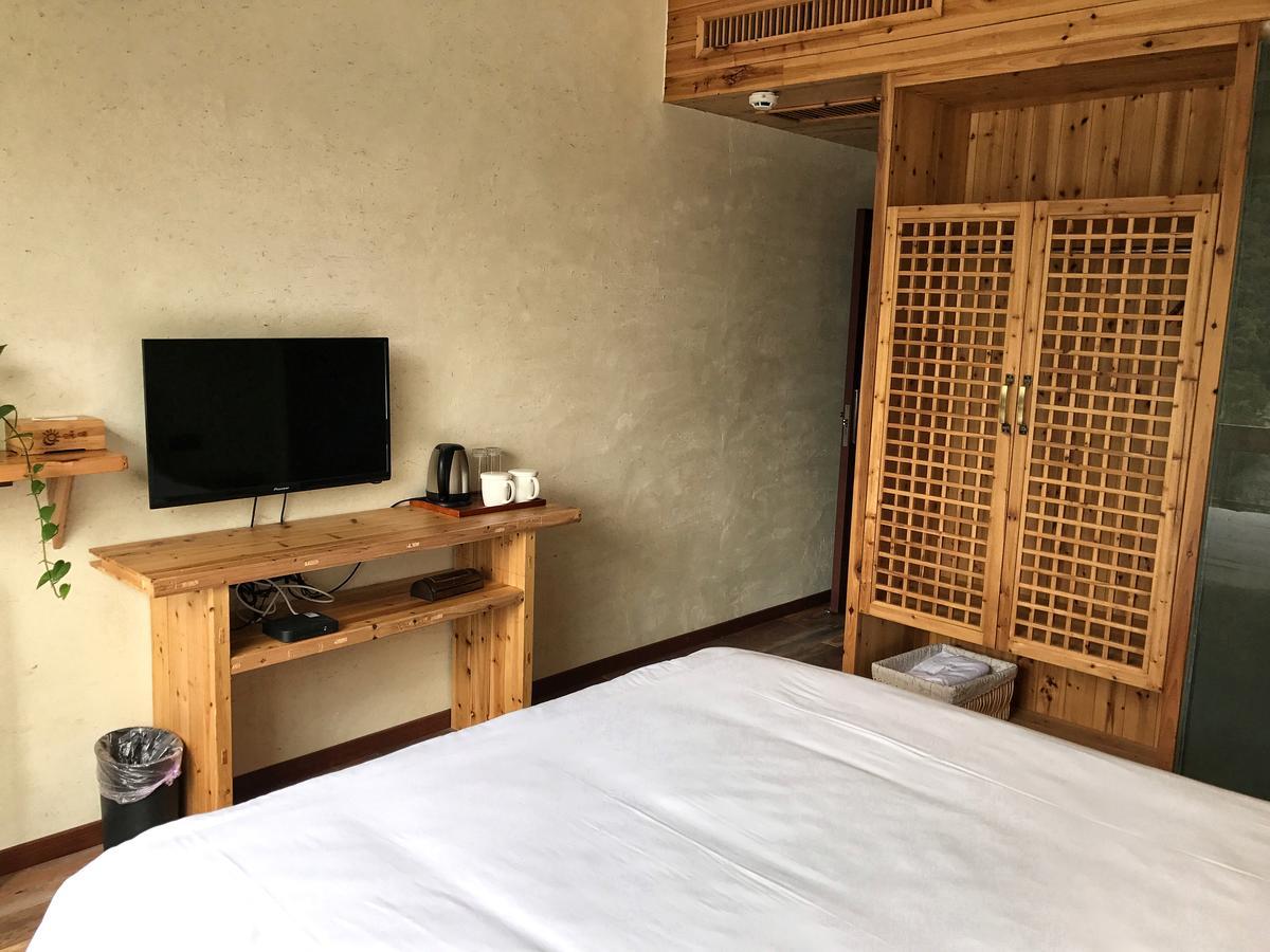 The Lake View Deyishe Resort In Thousand Island Lake Qianwu Exterior photo