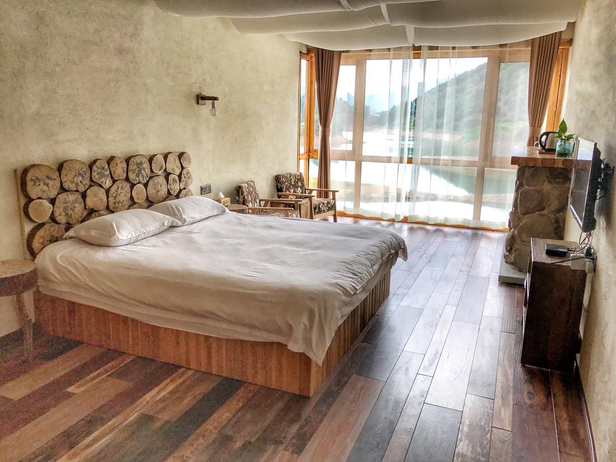 The Lake View Deyishe Resort In Thousand Island Lake Qianwu Exterior photo