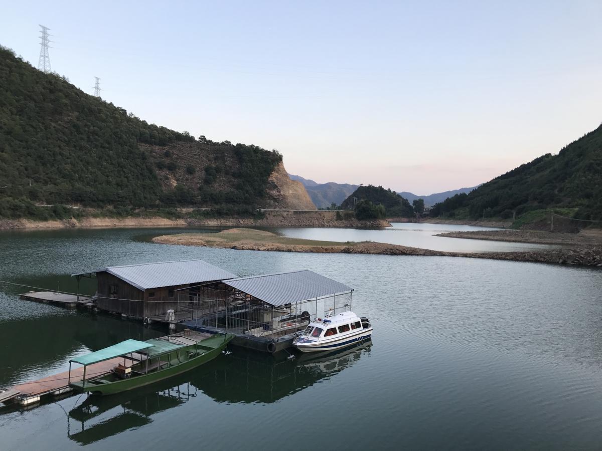 The Lake View Deyishe Resort In Thousand Island Lake Qianwu Exterior photo