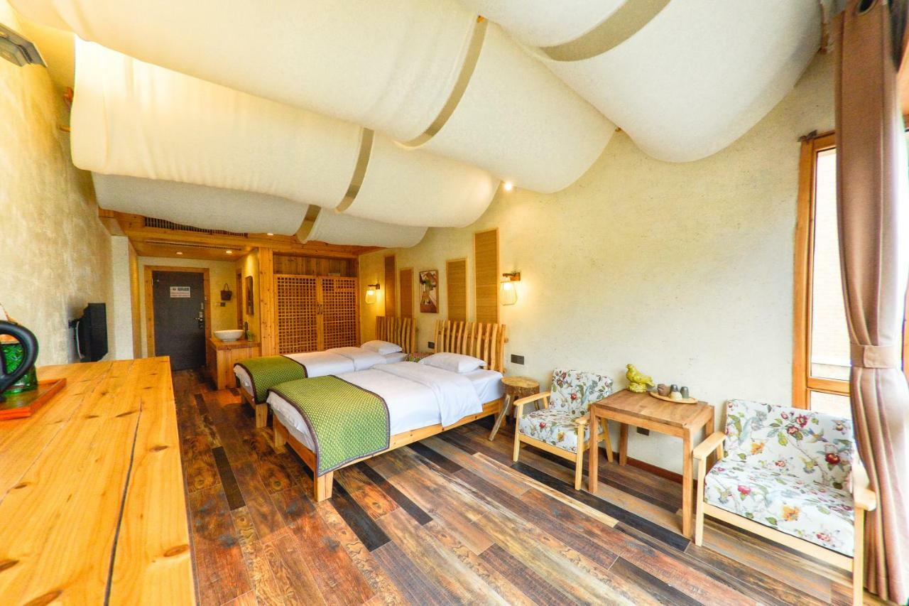 The Lake View Deyishe Resort In Thousand Island Lake Qianwu Exterior photo