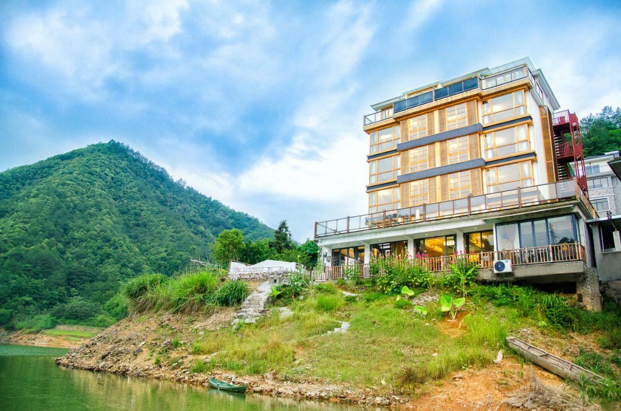 The Lake View Deyishe Resort In Thousand Island Lake Qianwu Exterior photo
